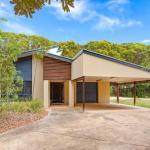 18 Naiad Court Rainbow Shores Modern Beach House Walk To Beach - Grafton Accommodation 0