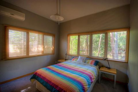 6 Satinwood Drive Rainbow Shores Stylish Beach House Free WiFi - Grafton Accommodation 0