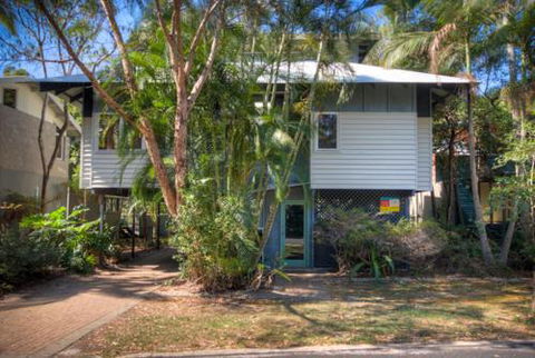 6 Satinwood Drive Rainbow Shores Stylish Beach House Free WiFi - Grafton Accommodation 4