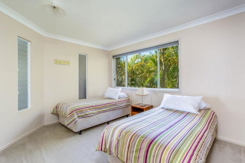 Rainbow Views Rainbow Beach Stunning Ocean Views & A Swimming Pool - Grafton Accommodation 5