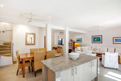 Bayvilla 3 At Belongil Beach - Grafton Accommodation 6