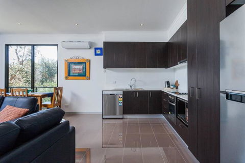 Beautiful Beachfront Apartment At Capel Sound - Grafton Accommodation 5