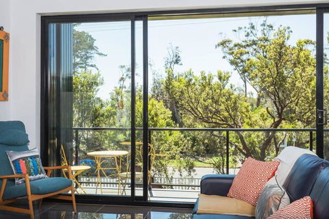 Beautiful Beachfront Apartment At Capel Sound - Grafton Accommodation 6