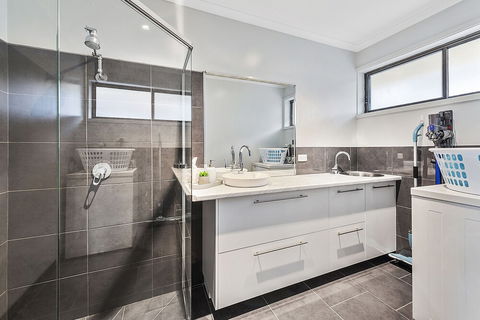 Lake Escape On Pool Avenue - Grafton Accommodation 3