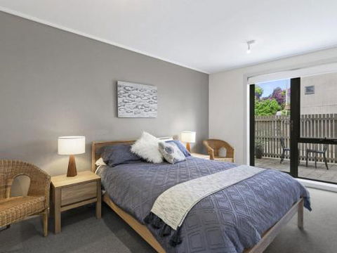 APARTMENT 23 PACIFIC APARTMENTS Sit On The Deck & Soak In The View - Grafton Accommodation 2