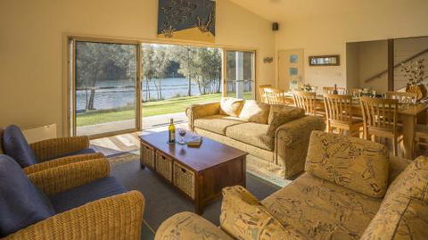 Atlantis On Lake Conjola Sandra St. 1 Lake Conjola - Grafton Accommodation 3