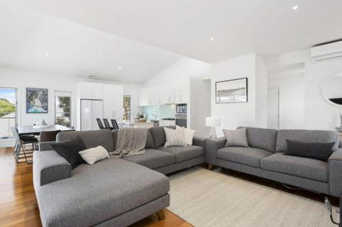 YOU ME & THE SEA BLAIRGOWRIE - Grafton Accommodation 1