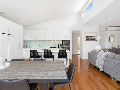 YOU ME & THE SEA BLAIRGOWRIE - Grafton Accommodation 4