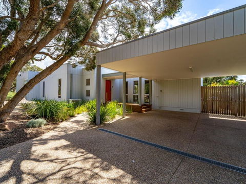 YOU ME & THE SEA BLAIRGOWRIE - Grafton Accommodation 5