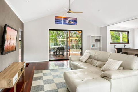 11 Naiad Court Rainbow Shores Fantastic Family Retreat Swimming Pool 200m To Beach Free Wi Fi - Grafton Accommodation 3
