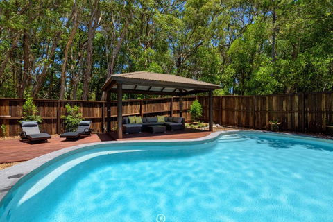 13 Orania Court Rainbow Shores Pool Sleeps 8 Air Conditioning Fire Pit - Grafton Accommodation 4