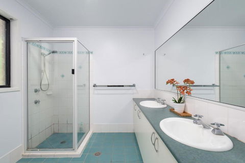 13 Orania Court Rainbow Shores Pool Sleeps 8 Air Conditioning Fire Pit - Grafton Accommodation 5