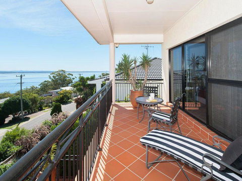 La CimaatNelson Bay - Grafton Accommodation 5
