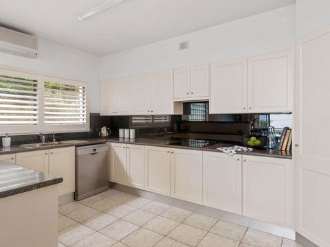 La CimaatNelson Bay - Grafton Accommodation 6