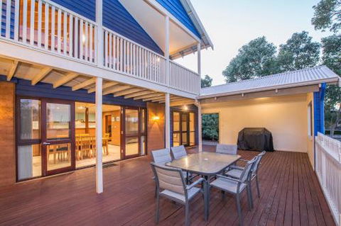 Ultramarine - Grafton Accommodation 5