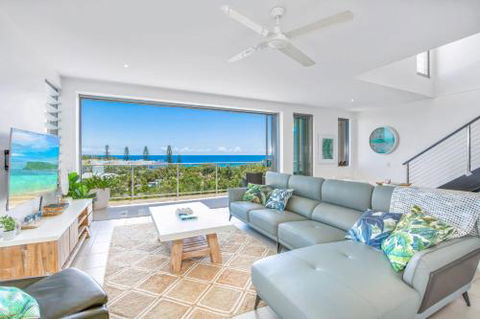 Unit 6 Rainbow Sea Rainbow Beach Amazing Ocean Views Aircon Wi Fi Pool Walk To Beach - Grafton Accommodation 0