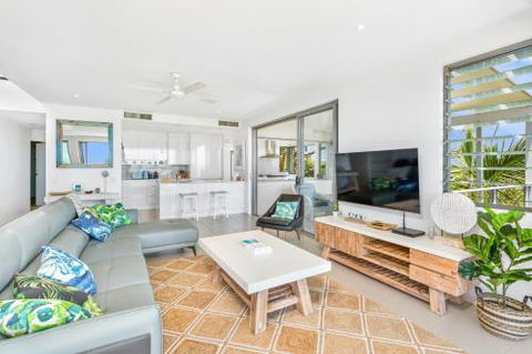 Unit 6 Rainbow Sea Rainbow Beach Amazing Ocean Views Aircon Wi Fi Pool Walk To Beach - Grafton Accommodation 6