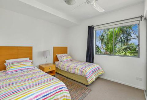 Unit 6 Rainbow Sea Rainbow Beach Amazing Ocean Views Aircon Wi Fi Pool Walk To Beach - Grafton Accommodation 1