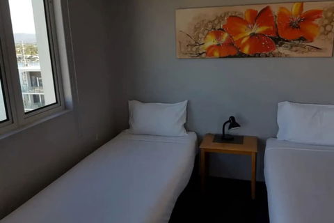 Affordable Unit Minutes To The Heart Of Surfers Paradise - Grafton Accommodation 5