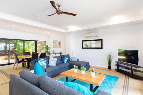 Absolute Airlie Airlie Beach - Grafton Accommodation 1