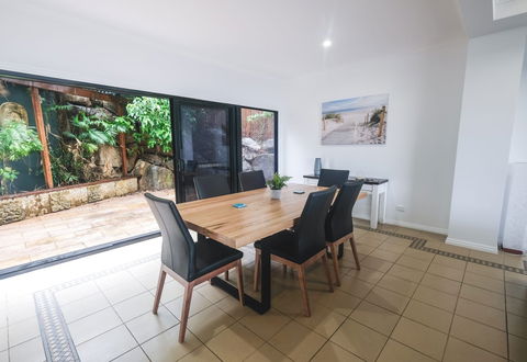 Absolute Airlie Airlie Beach - Grafton Accommodation 5