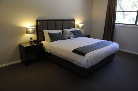 Riverside Oaks Golf Resort - Grafton Accommodation 3