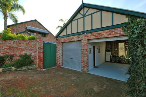 Above Bored Bed & Breakfast - Grafton Accommodation 2