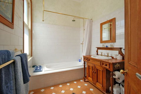 Above Bored Bed & Breakfast - Grafton Accommodation 6