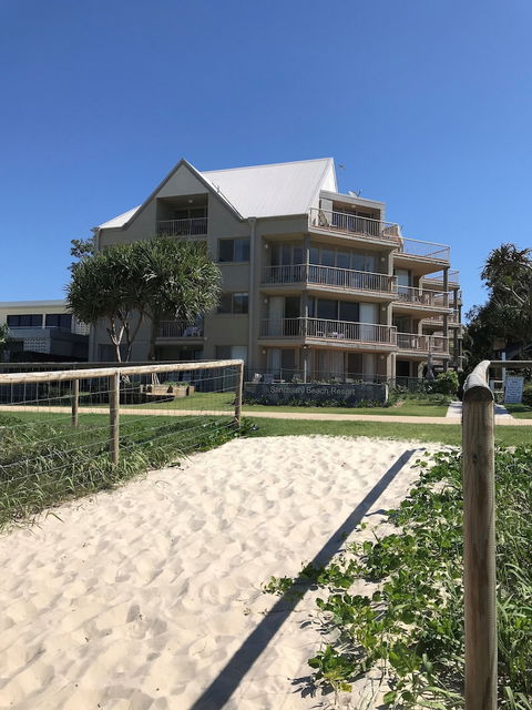 Sanctuary Beach Resort - Grafton Accommodation 1