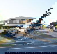 Rover Holiday Units - Grafton Accommodation