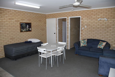 Kalbarri Seafront Villas - Grafton Accommodation 6
