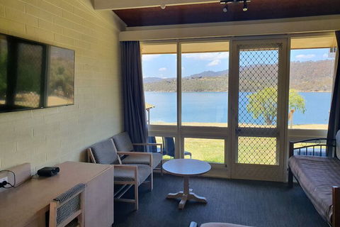 Lake Jindabyne Hotel - Grafton Accommodation 7