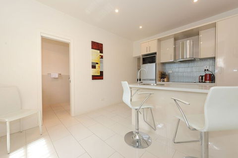 Hobart Lodge - Grafton Accommodation 0