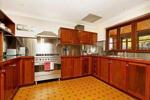 Mandalay Luxury Stay - Grafton Accommodation 1