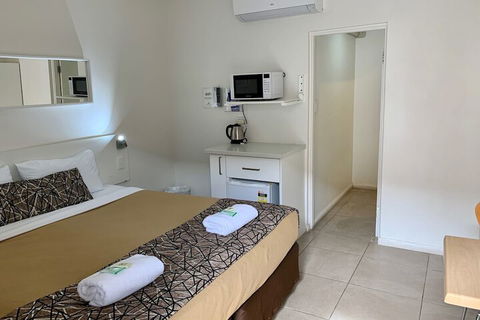 Surf Beach Motel Coffs - Grafton Accommodation 7