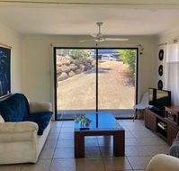 Airlie Beach Pet Friendly 3 Bedrooms - Grafton Accommodation