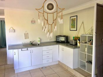 Airlie Beach Pet Friendly 3 Bedrooms - Grafton Accommodation 1
