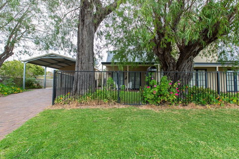 Baydream Believer - Grafton Accommodation 2