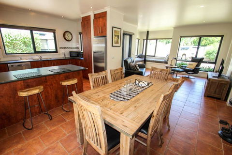 Avignon In Bright - Grafton Accommodation 2