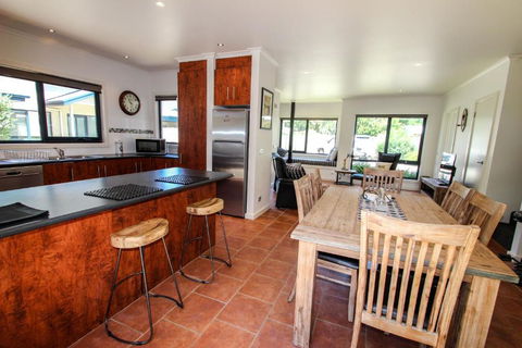 Avignon In Bright - Grafton Accommodation 1