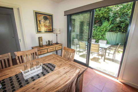 Avignon In Bright - Grafton Accommodation 4