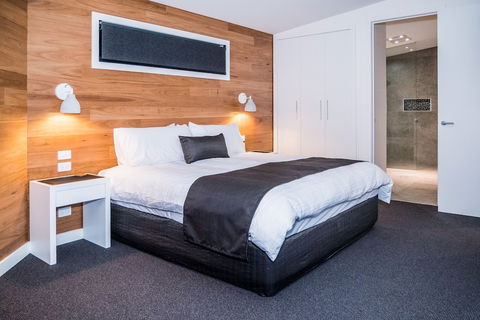 At The Bay - Grafton Accommodation 1