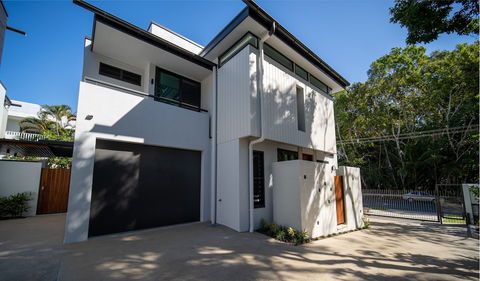 Aria Port Douglas Villas - Grafton Accommodation 1