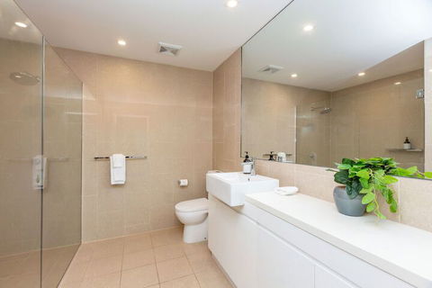 Stylish Inner City Penthouse Apartment - Grafton Accommodation 4