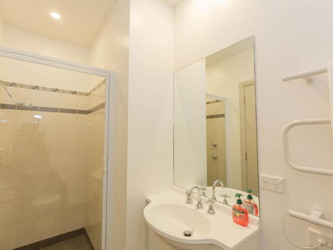 Banjos Way 1 / 23 Banjo Patterson Crescent - Grafton Accommodation 4