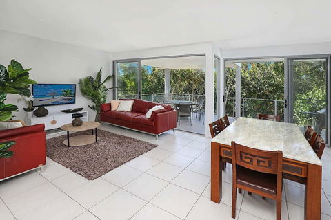 Northshor-Ultimate Beach House - Grafton Accommodation 2