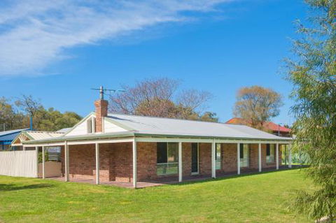 Anchors Away - Grafton Accommodation 0