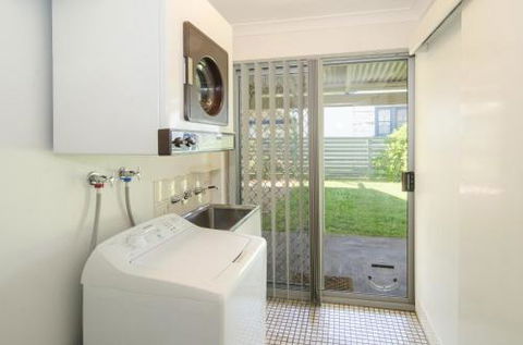 Anchors Away - Grafton Accommodation 1