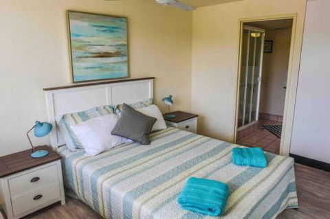 Pool Tennis Alexandra Headlands Oceanfront Resort - Grafton Accommodation 6
