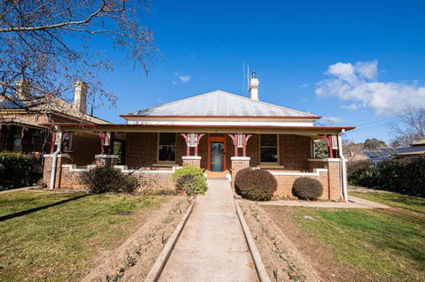 The Byng House Grand & Central Entertain 12 - Grafton Accommodation 2